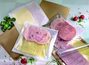 Frische Wurst und geschnittener Käse werden weltweit in Convenience Verpackungen angeboten, die auf Mutivac-Maschinen hergestellt werden.