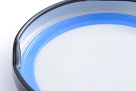 Die neuen Deckel mit Provalin für Metallverschlüsse sind speziell für Anwendungen bei Lebensmittelverpackungen konzipiert.