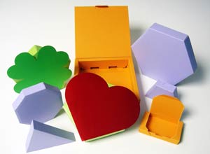 Sonderaktionen und spezielle Promotion-Angebote werden immer wichtiger, um das Interesse der Konsumenten zu wecken. Die neuen Faltschachtel-Sonderformen lassen sie sich schnell und unkompliziert produzieren und konfektionieren.