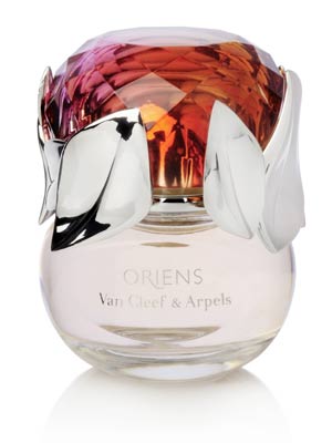 Aufseheneregende visuelle Effekte  dank Transparenz und farbverstärkenden Effekten von Surlyn*+®+*, dem Verpackungskunststoff von DuPont für die Kappe für "Oriens". Van Cleef & Arpels imitiert einen Tourmaline-Edelstein, der als Original zu den berühmten Schmuckklassikern des Hauses zählt.