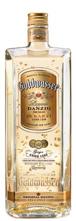 Edel: Zwei aneinander liegenden Goldbarren ist die neue Glasverpackung des bekannten Original Danziger Goldwaser nachempfunden.