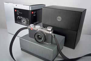 Preisgekröntes Design: Die matt-schwarze Box der STI-Gruppe hebt sich bewusst von den üblichen Verkaufsverpackungen mit Tiefziehteil und Styroporeinsatz ab.