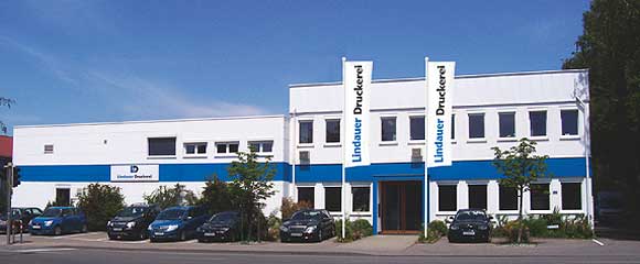 Die Lindauer Druckerei Eschbaumer gehört ab Januar 2011 zur Edelmann Gruppe / Heidenheim. Das Volumen des Edelmann-Angebots an Packungsbeilagen wird mit dem neuen Standort, dem Werk Wepack in Leverkusen und Edelmann Poland auf insgesamt 22 Millionen Euro anwachsen.