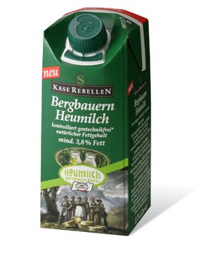 Das österreichische Unternehmen "Käserebellen" präsentiert "Bergbauern Heumilch" in einer Kartonpackung mit Drehverschluss zum komfortablen Öffnen und sicheren Wiederverschließen. Rund 200 Heumilchlieferanten garantieren für die hochwertige Qualität der Produkte von Käserebellen.