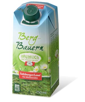 Heumilch-Kühe bekommen ausschließlich natürliches, silofreies Futter. Gärende Futtermittel sind somit garantiert ausgeschlossen. Heumilch ist daher "Milch auf höchstem Niveau", heißt es beim österreichischen Unternehmen Alpenmilch Salzburg. Das Unternehmen präsentiert seine "Salzburger Land Bergbauern Heumilch" in der Kartonpackung combifitMidi 750 ml.