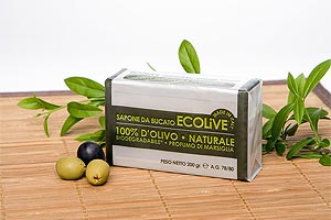 Die Seifenverpackung ist eine Mehrschichtfolie aus Bio-Flex*+®+* F 2110 / A 4100 CL / F 2110.