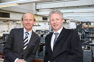 Erwarten für die Edelmann Gruppe 2011 weiterhin eine positive Geschäftsentwick-lung: Dierk Schröder (li.), Sprecher der Geschäftsführung der Edelmann Gruppe und Klaus D. Breitbach, Geschäftsführer Marketing & Vertrieb.