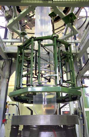 Blasfolienanlage im Technikum des IKV