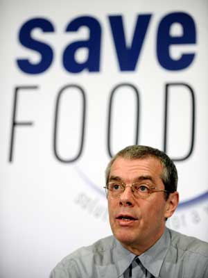 Robert van Otterdijk, Projektleiter der FAO, Rom, ist sicher, dass die Begrenzung von Lebensmittelverlusten effizienter ist, als der Versuch, immer mehr zu produzieren.