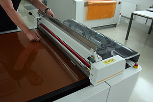 Dank des größeren Formats (hier der Flexcel NX Wide Laminator) konnten mehr Aufträge auf das System verlagert werden und Reporservice hat mit diesen Möglichkeiten auch neue Kunden gewonnen. 