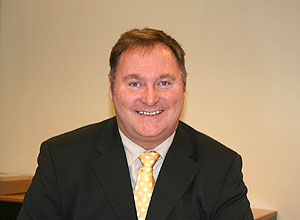 Nick Brennan, Global Vice President Product Management Sheetfed Inks and Pressroom Chemicals bei Flint Group: "In 2010 konnten wir einen extremen Anstieg unserer Absätze mit migrationsarmen Druckfarben verzeichnen."
