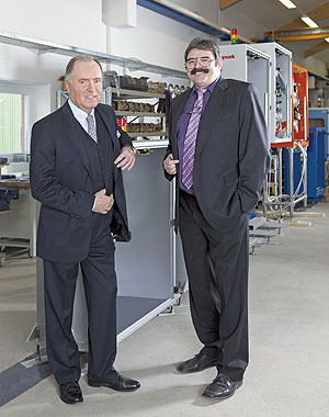 Bernd W. Evertz und Chris Hastings-Long, Geschäftsführer der Logopak Systeme 
GmbH & Co. KG.