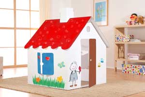 Wohnen wie die Großen: SCA Packaging Deutschland hat für iToy ein Spielhaus für Kinder entwickelt. Die abwechslungsreiche In- und Outdoor-Spielfläche kommt unbedruckt und kann von den Kleinen farblich kreativ gestaltet werden.