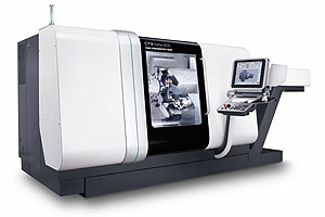 Mit der CTX beta 800 lassen sich in kürzester Zeit komplexe Dreh-Frästeile herstellen. Die Maschine wird im Mehrschichtbetrieb eingesetzt.