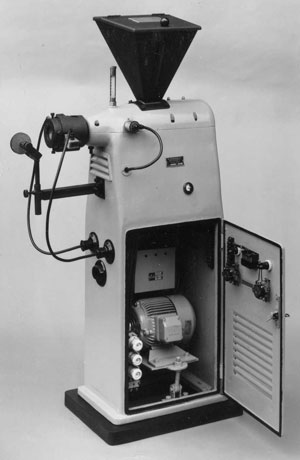 Schon Ende der 40-Jahre des letzten Jahrhunderts startete Reifenhäuser mit der Herstellung von Extrusionsmaschinen, obgleich die Kunststoffindustrie da noch ganz in ihren Anfängen steckte.