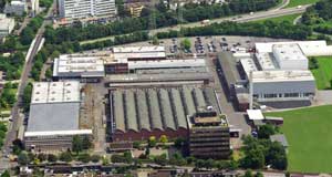 Heute zählen über 1.000 Mitarbeiter zum Unternehmen, deren Leistung  und Anteil am erfolgreichen Entwicklungsprozess über 100 Jahre anlässlich des Jubliläums von der Geschäftsführung gegenüber den Gästen der Feierlichkeiten ganz deutlich hervorgehoben wurden.
