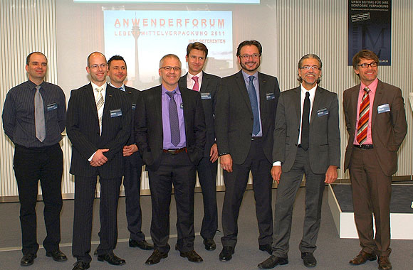Die Referenten des Fujifilm Anwenderforum Lebensmittelverpackung 2011 (von links nach rechts): Dr. Alexander Kalisch (FABES), Robert Koch, Matthias Kuhn (beide Fujifilm), Ralf Linnerth (Hammer-Faltschachtelwerk), Horst Bittermann (Mayr-Melnhof), Dieter Zang, Johann Zauner und Jürgen Geyer (alle Fujifilm).