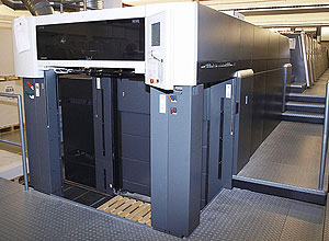 Die neue Speedmaster XL 105-LYY-P-9+LYYL von Heidelberger Druckmaschinen verfügt über ein Kaltfolienmodul der 3. Generation und eine Bogenwendung.