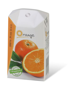 Die elegante, schlanke Kartonpackung combifit von SIG Combibloc ist seit 10 Jahren im Markt.