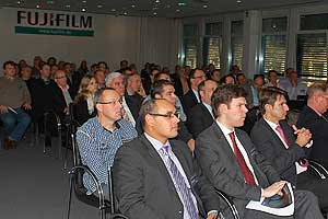 Trotz verschiedener Parallel-Veranstaltungen der Verpackungsbranche waren etwa 100 Teilnehmer zum Fujifilm Anwenderforum Lebensmittelverpackung 2011 nach Düsseldorf gekommen.