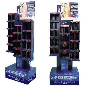 Advent, Advent: Jeden Tag ein Türchen, bzw. ein Fach mit Kosmetik offeriert L"Oreal bei der Drogeriekette Müller in diesen Tagen den Kunden. Der Maybelline Adventskalender erlaubt, was sonst verboten ist: Aus jedem Türchen dufte jeden Tag zugegriffen werden.