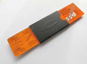 Die Blisterpackung von Constantia Flexibles aus einem kalt verformbaren Alufolien-Trägermaterial mit papierfreier Abziehfolie unterstützt eine nachhaltige Produktionsweise.