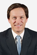 Jean-Pascal Bobst, CEO von Bobst, steht für die neue Konzernstrategie des "ein-Marken-Auftritts" als Bobst.