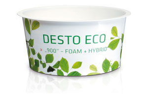 Ein Becher aus der ECO-Range: Optipack verspricht Einsparungen bei Rohstoffen und CO*-2-*.