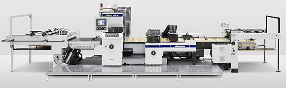 Steinemann Technology hat seine Bogen-Bogen-Laminieranlage Lotus SF speziell für das ressourcenschonende Arbeiten mit hauchdünnen Folien aus klassischen erdölbasierten Materialien sowie mit Biofolien aus erneuerbaren Rohstoffen angepasst.
