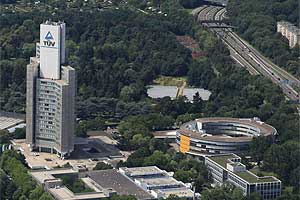 TÜV Rheinland: Blick auf die Konzernzentrale in Köln.