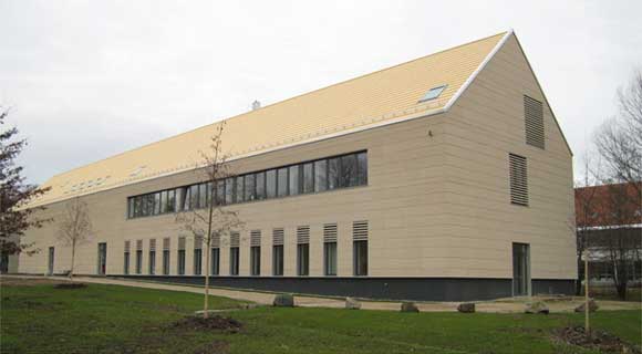 Im Neubau des Lebensmitteltechnikums des Fraunhofer IVV in Freising werden Lebensmittelforschung und -entwicklung des Instituts ausgeweitet.