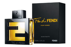 Die von Edelmann realisierte Verpackung visualisiert den Herrenduft Fan di Fendi Pour Homme mit edlem Schwarz mit Strukturprägung, das Logo hochgeprägt und im milden Gelbton eines italienischen Abendhimmels.