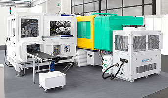 Dünnwandiger IML-Behälter in unter fünf Sekunden: Der hybride Allrounder 720 H in „Packaging“ Ausführung. 