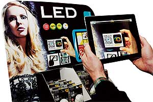 Für den Leuchten- und Leuchtmittelhersteller EGLO hat DS Smith Packaging  ein Display mit einer Augmented-Reality-Anwendung realisiert.
