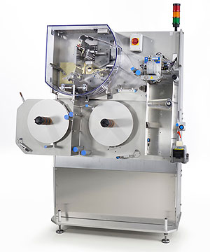 Der neue AutoSplicer von HERMA sorgt für eine stabile unterbrechungsfreie Zufuhr des Etikettenmaterials und arbeitet formatunabhängig.