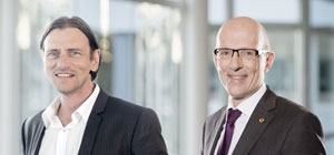 Gerald Schubert (links), geschäftsführender Gesellschafter der Schubert Unternehmensgruppe und Olaf Horrenberger, Geschäftsführer der IPS International Packaging Systems GmbH.