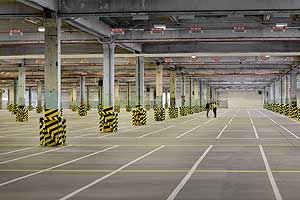 Ein Blick in die neue 20.000 qm große Halle im Werk Świecie, Polen.