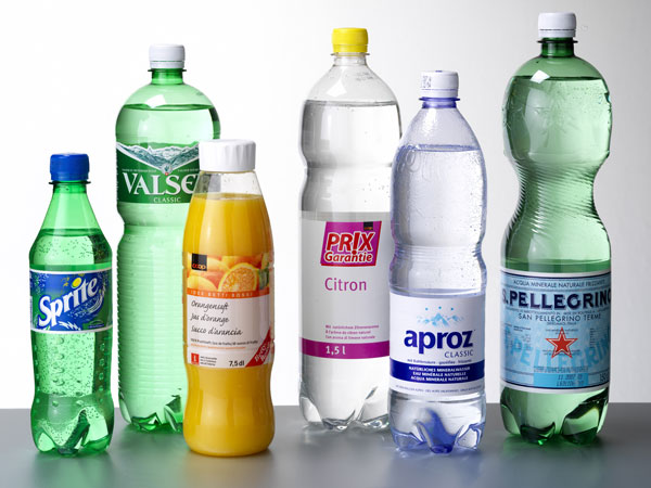 Flaschen aus PET haben den Getränkemarkt nachhaltig geprägt und die meisten alkoholfreien Getränke werden in Deutschland mittlerweile in PET-Einweg- oder PET-Mehrwegflaschen abgefüllt.