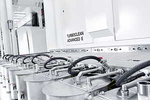 Mit TURBOCLEAN ADVANCED E bietet W&H für die aktuellen Zentralzylindermaschinen ein Einfärbe- und Farbreinigungssystem mit Elektropumpen für eine pulsationsfreie Farbzirkulation an.
