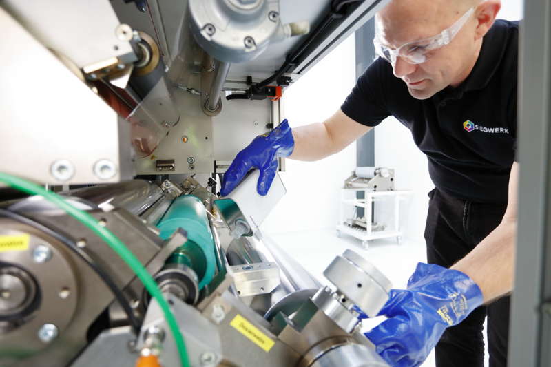 Einblick in Siegwerks neue Kaschiermaschine Labo Combi 400.