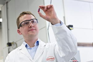 Dr. Matthias Frischmann, Abteilungsleiter in der Zentralen Analytik