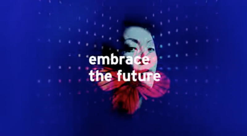 „embrace the future“ – Verpackung als ein highlight-Thema. Die zarten Flügel des Schmetterlings sind Sinnbild für Aufbruch, Veränderung – ein  Transformationsprozess, der alle Industrien, jedoch insbesondere die traditionelle Printbranche betrifft.