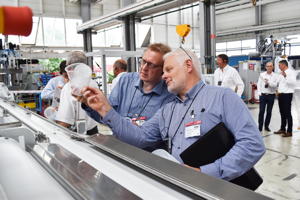 Formteile aus PP: dieses und andere Produkte bot Illig auf der Hausmesse direkt aus eigener Produktion zur Ansicht und zur Diskussion.