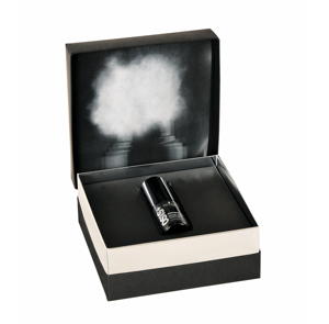 Die Presenter-Box von DS Smith für OSiS+ Session Label Powder Cloud von Schwarzkopf Professional. Der optischen Effekt beim Öffnen der Verpackung sorgt für hohe Aufmerksamkeit beim Kunden.