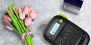 Erfreut nicht nur Floristen: Epsons mobiler Labeldrucker hilft bei der individuellen Verpackung.