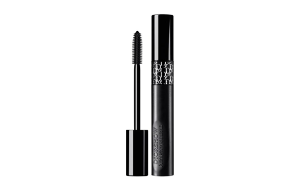 Mascara durch drücken auf die Bürste laden – mit einem thermoplastischen Polymer gelingt diese Lösung.