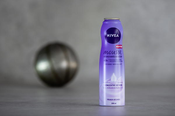 So wird die Siegertube von Tubex bewertet: Der subtile und übergangslose Farbverlauf auf der Dose von opak Violett oben hin zu einem sehr eleganten blassen Violett im unteren Teil der Dose sei eine Meisterleistung.