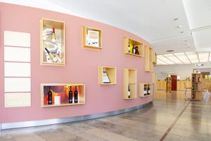 Showroom der Württembergischen Weingärtner-Zentralgenossenschaft.