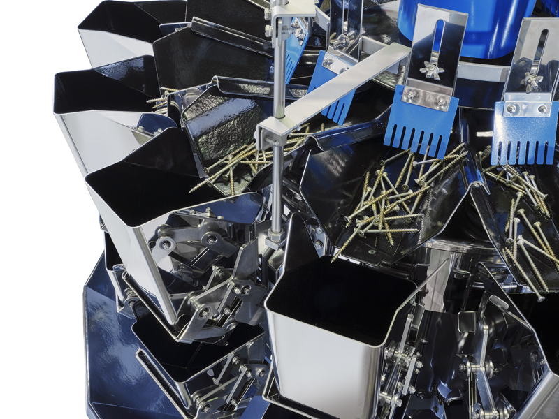 Eisenwaren wie Schrauben lassen sich mit der CCW Hardware effizient verpacken.
