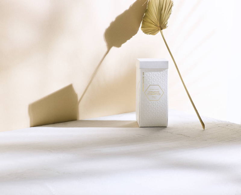 MetsäBoard Natural FBB NEW ist eine ungestrichene, steife Qualität ohne optische Aufheller, die sich für hochwertige Produkte eignet.